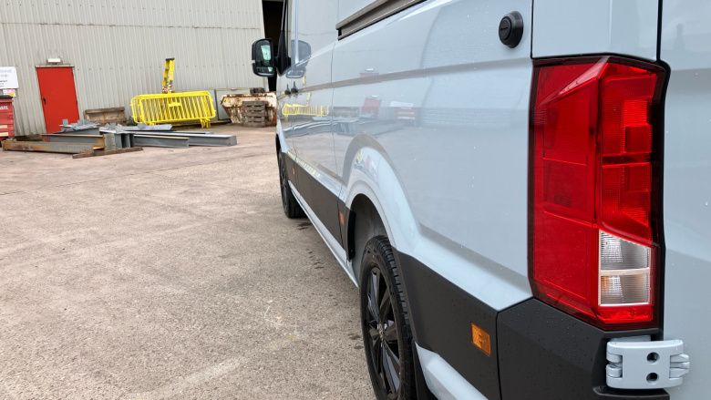 Volkswagen Crafter Cr35 Mwb Diesel Fwd 2.0 TDI 140PS Commerce Plus High Roof Van